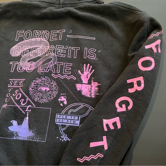 Black men’s size S hoodie with graphics - Picture 5 of 11